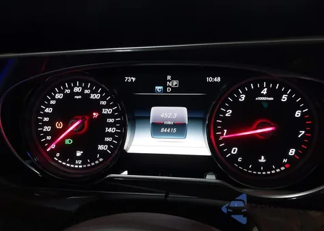 2018 Mercedes-Benz E 300 4Matic z USA, uszkodzony, nr VIN WDDZF4KB5JA389148